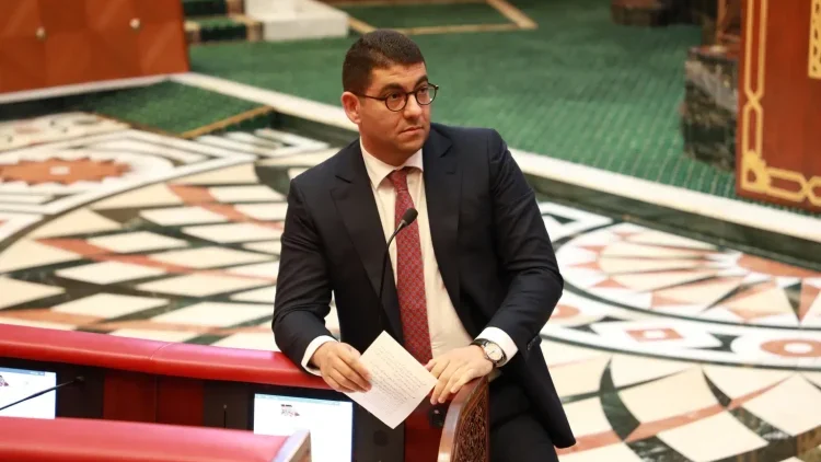 مجلس المستشارين يمرّر قانون إعادة تنظيم المجلس الوطني للصحافة وسط انسحاب المعارضة