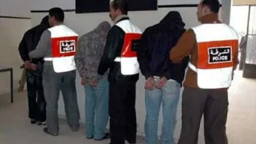 تفكيك شبكة لترويج المخدرات بطانطان وتوقيف ثلاثة أشخاص بحوزتهم كميات مهمة من الشيرا والأقراص المهلوسة